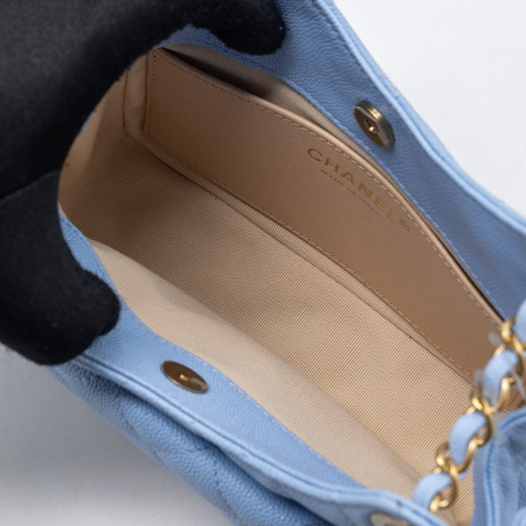 chanel-23c-small-hobo-bag-caviar-light-blue-ghwmicrochip