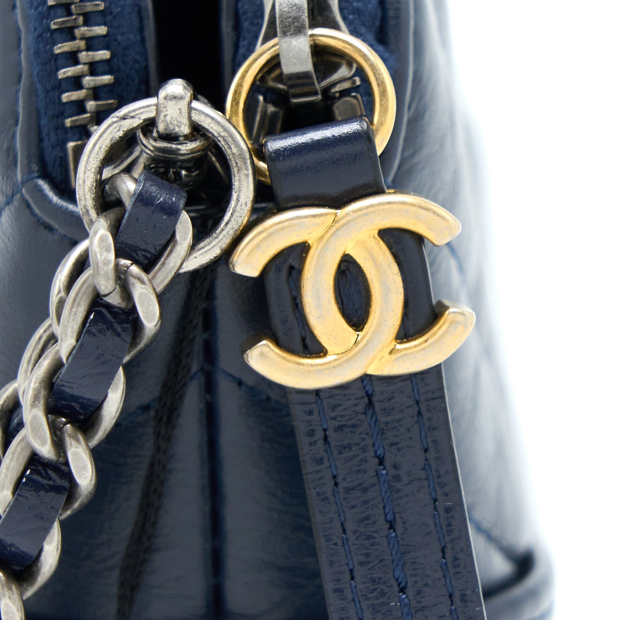 chanel-gabrielle-clutch-on-chain-aged-calfskim-navy-shw