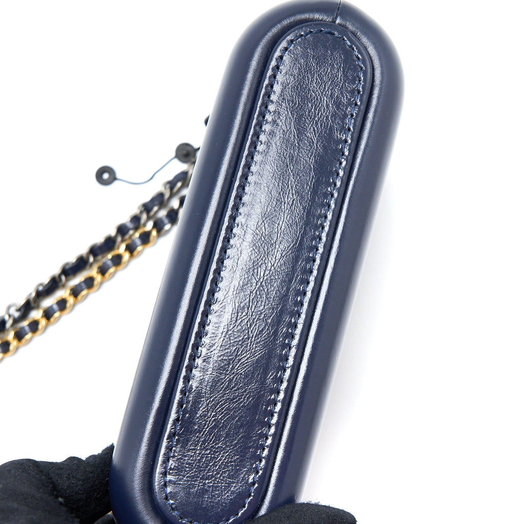 chanel-gabrielle-clutch-on-chain-aged-calfskim-navy-shw