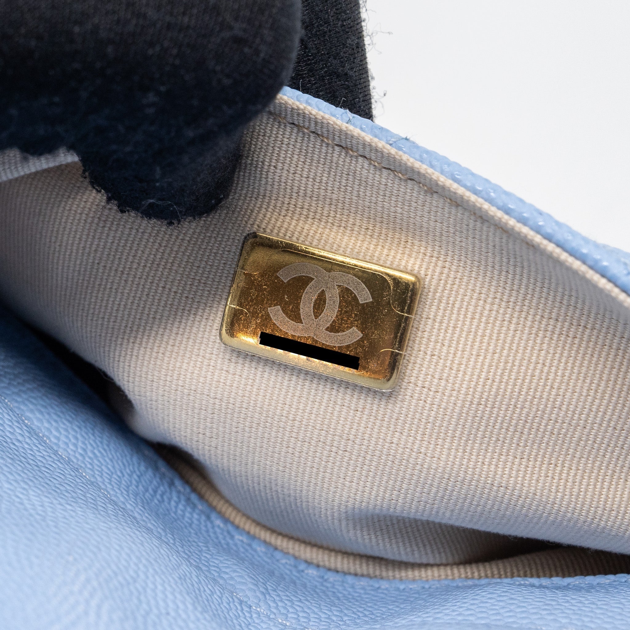 chanel-23c-small-hobo-bag-caviar-light-blue-ghwmicrochip