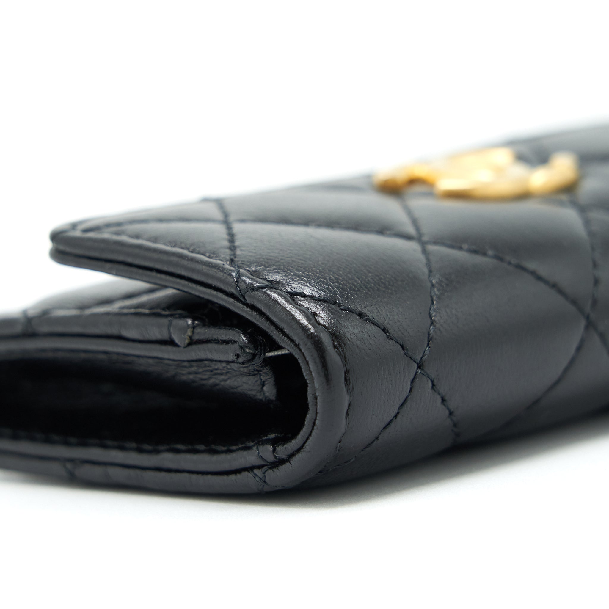 chanel-quilted-mini-flap-card-holder-lambskin-black-ghw