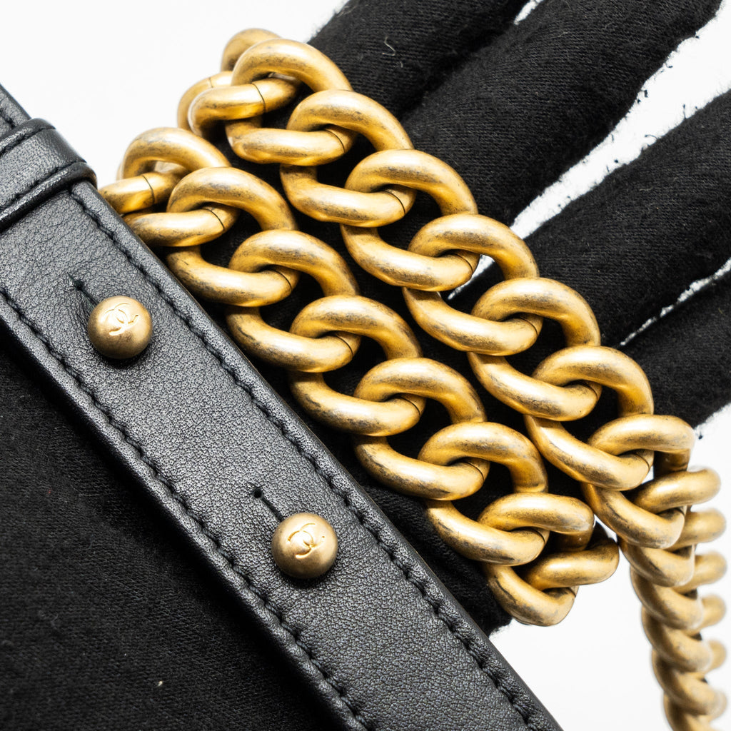 chanel-medium-boy-bag-calfskin-black-ghw-2