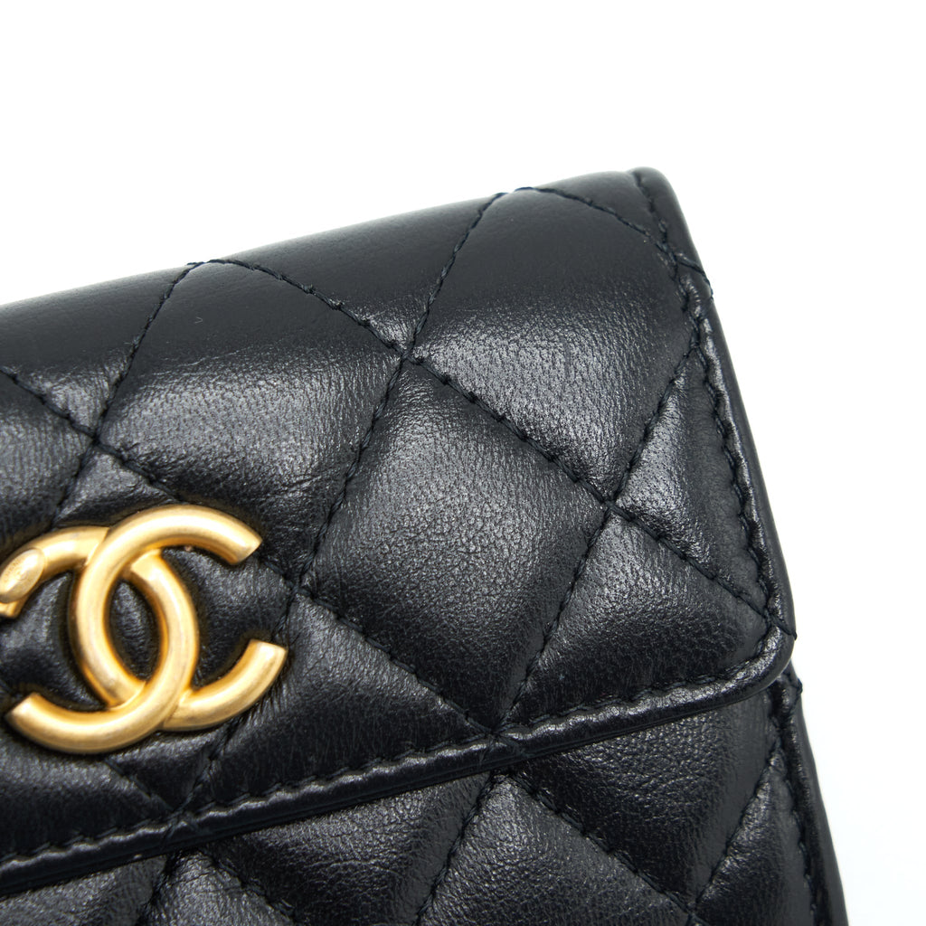 chanel-quilted-mini-flap-card-holder-lambskin-black-ghw