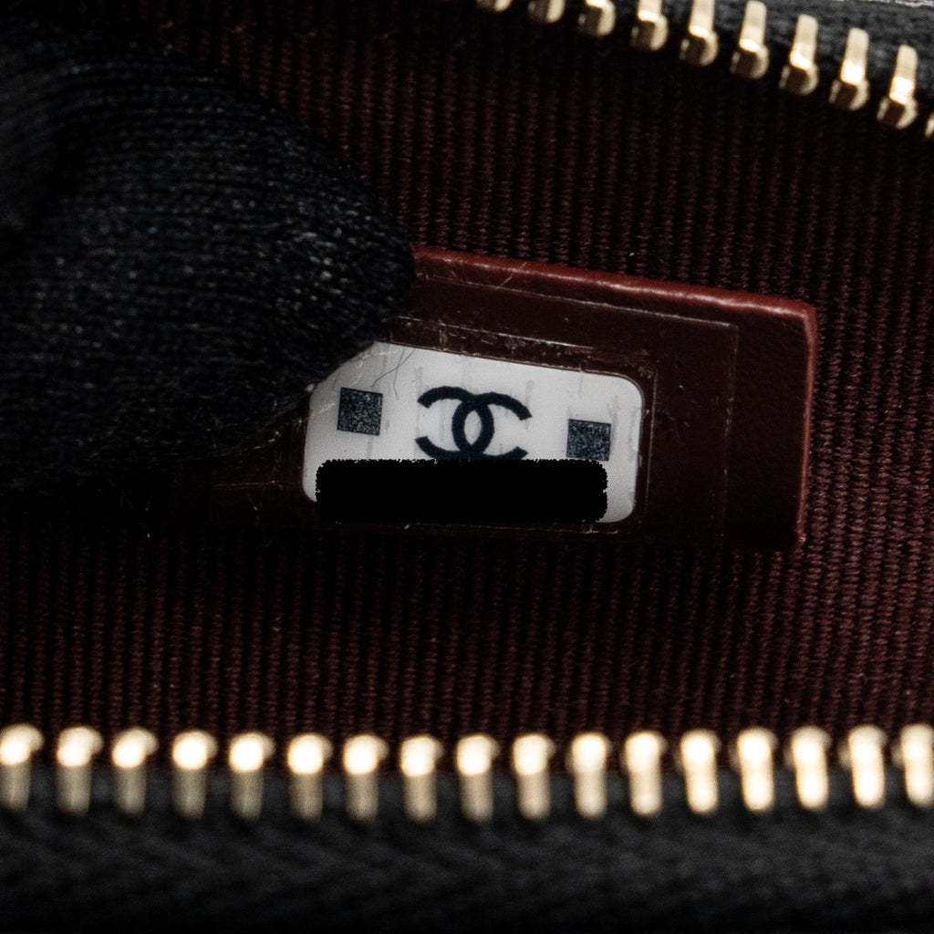 chanel-square-zipper-pouch-card-holder-caviar-black-lghw-microchip