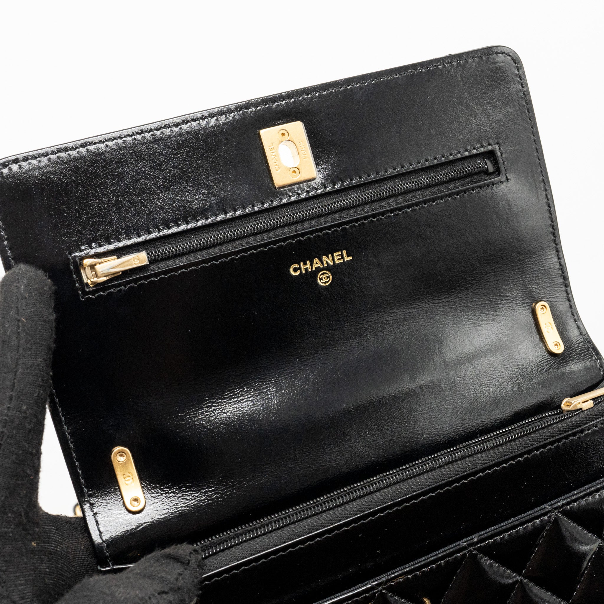 chanel-24a-wallet-on-chain-shiny-calfskin-black-ghw-microchip-copy