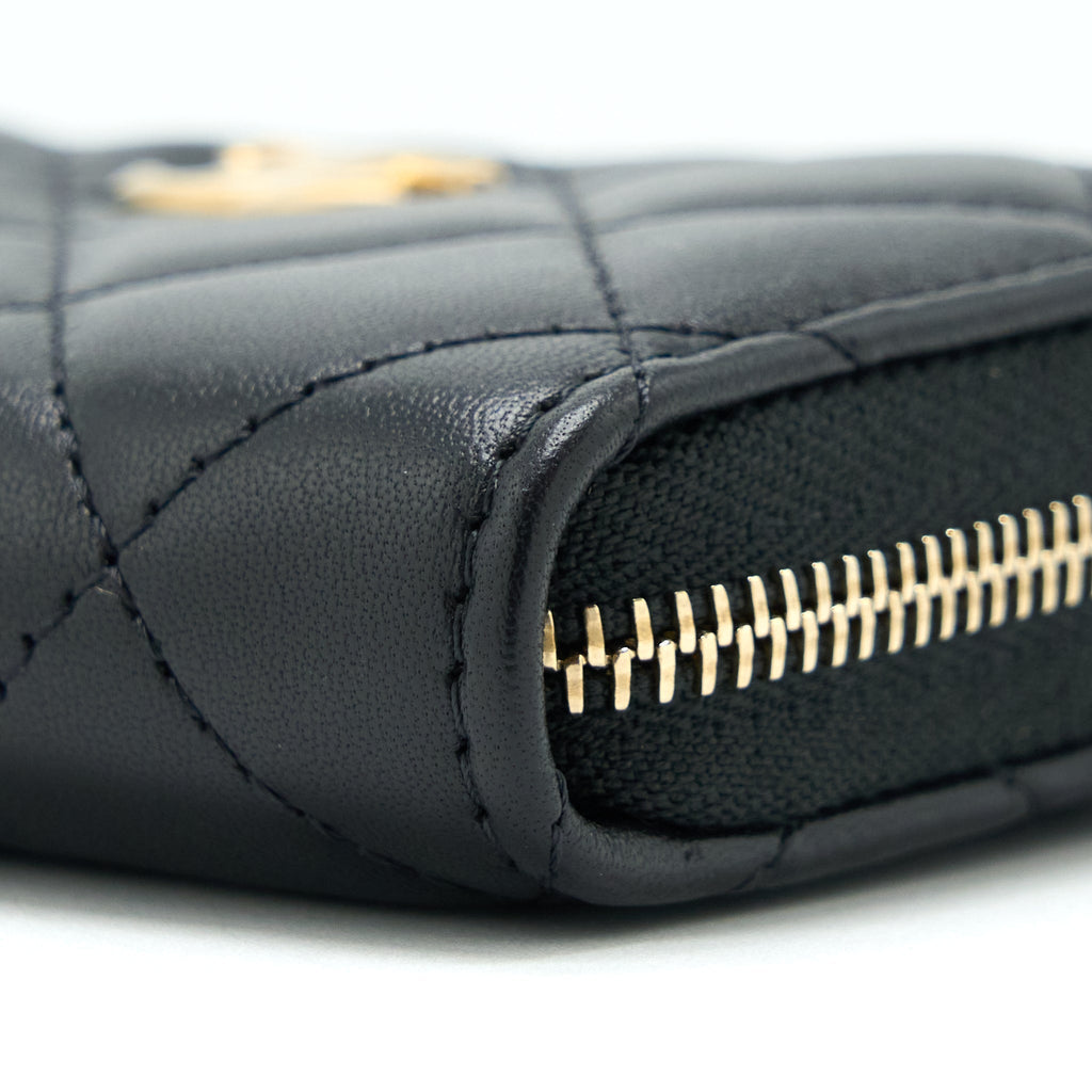 chanel-22c-pearl-crush-card-holder-with-chain-black-ghw