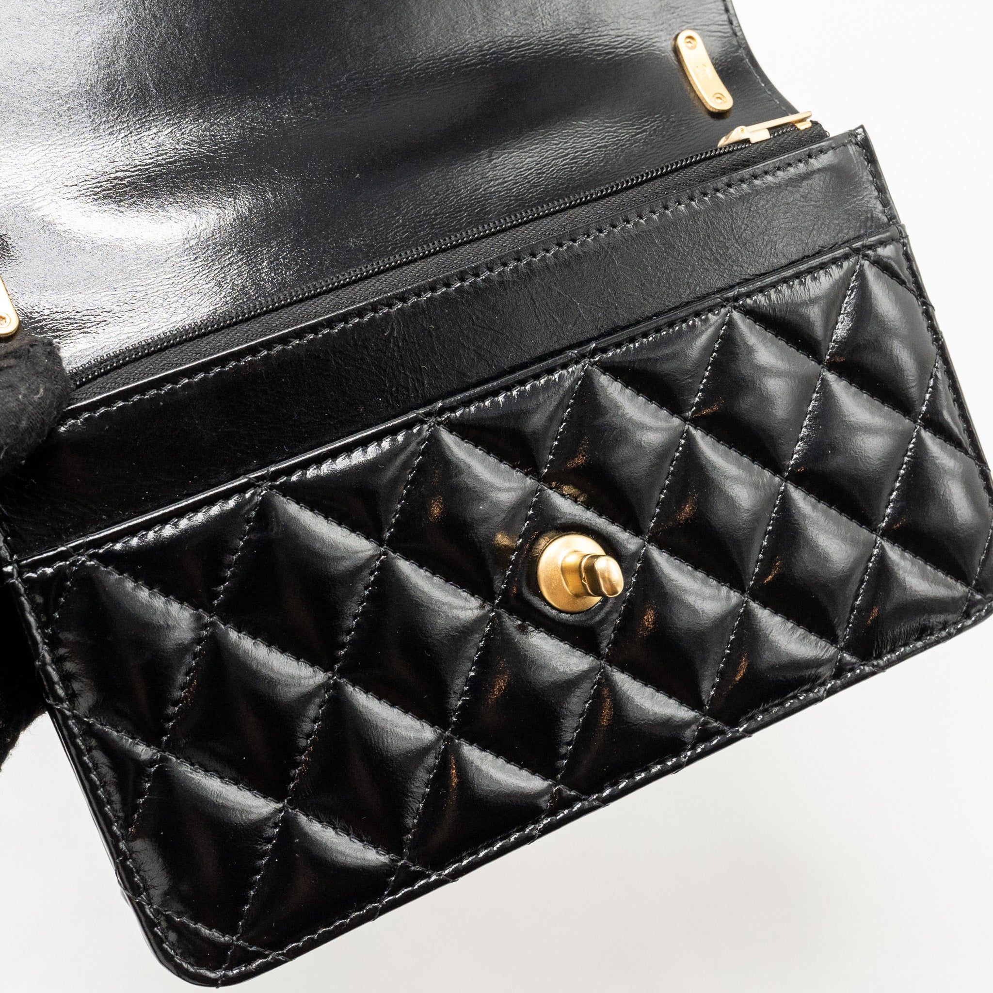 chanel-24a-wallet-on-chain-shiny-calfskin-black-ghw-microchip-copy
