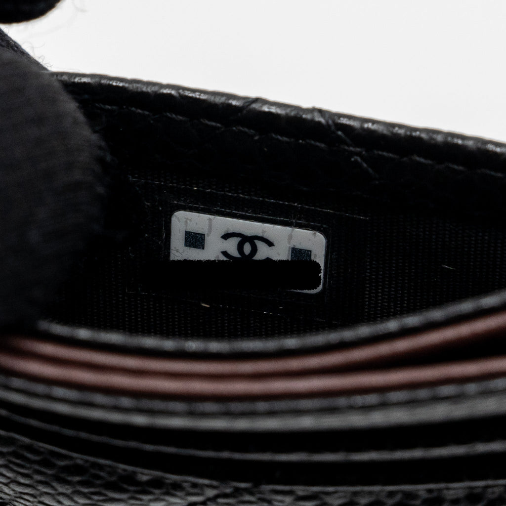 chanel-classic-card-holder-caviar-black-ghw-microchip-1
