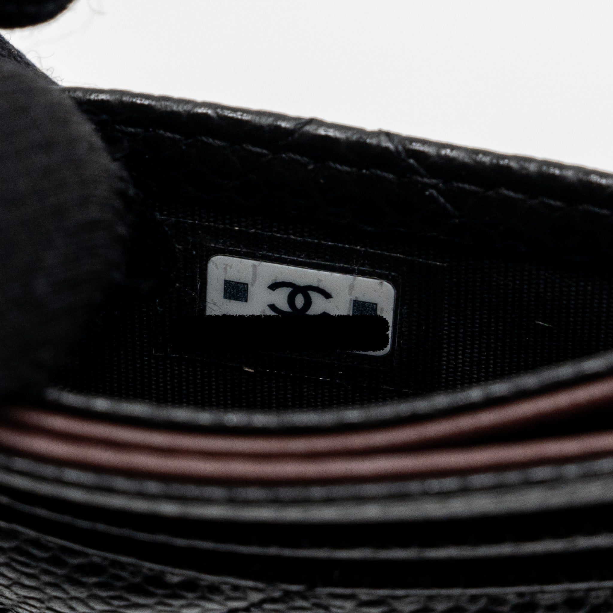 chanel-classic-card-holder-caviar-black-ghw-microchip-1