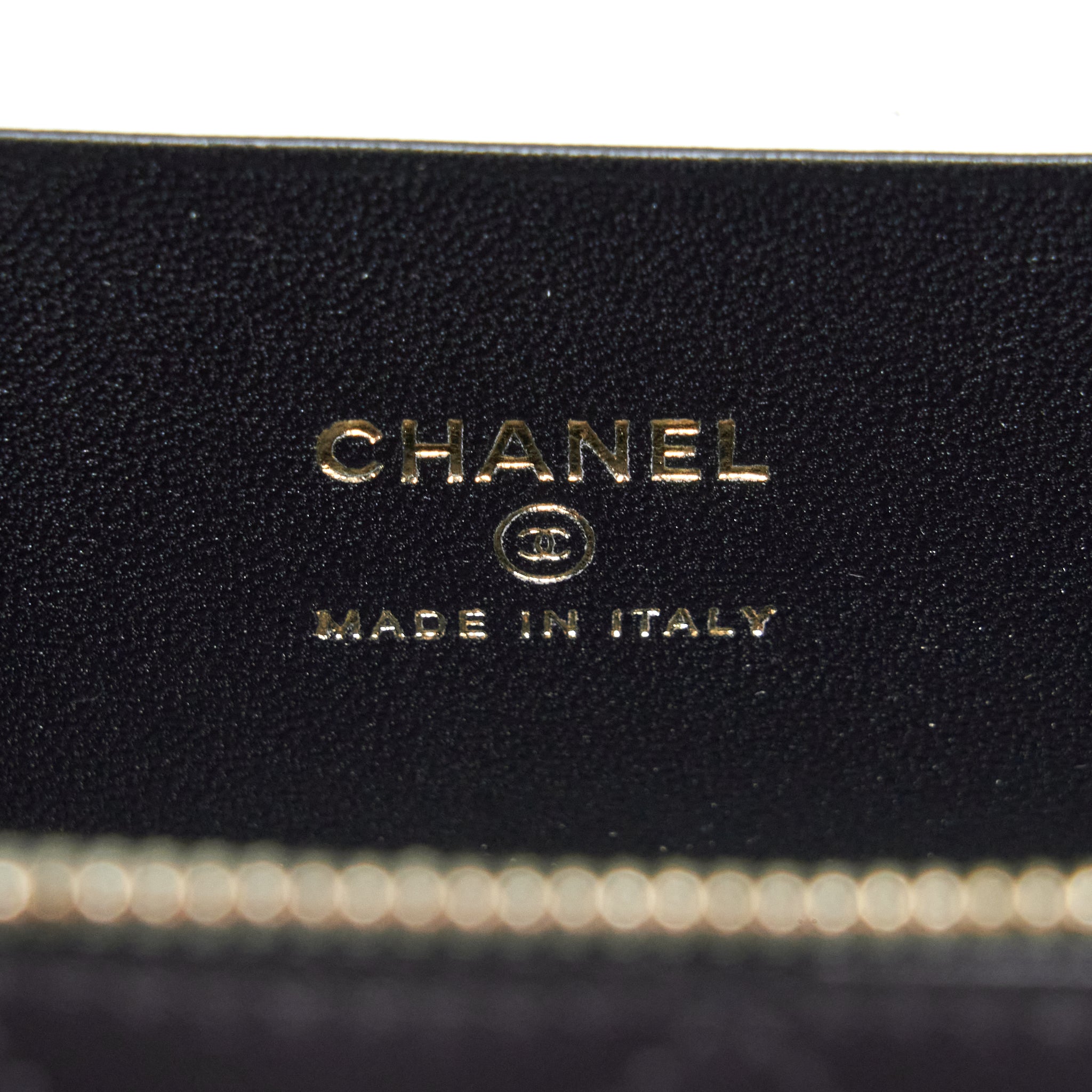 copy-of-chanel-22a-mini-handle-long-vanity-with-chain-lambskin-black-lghw-new-hologram-sticker