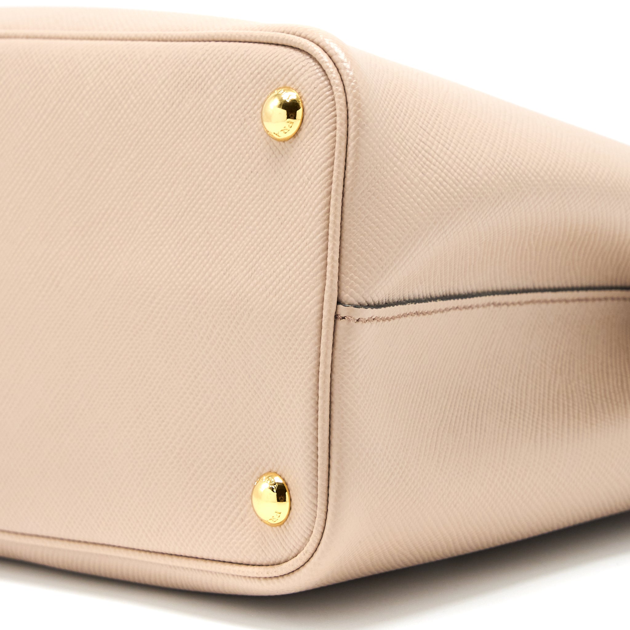 prada-saffiano-cuir-tote-bag-calfskin-cammeo-nero-ghw