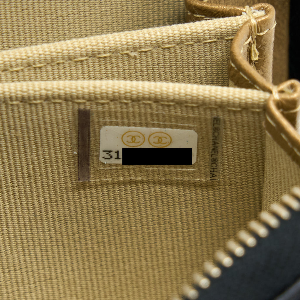 chanel-22c-pearl-crush-card-holder-with-chain-black-ghw
