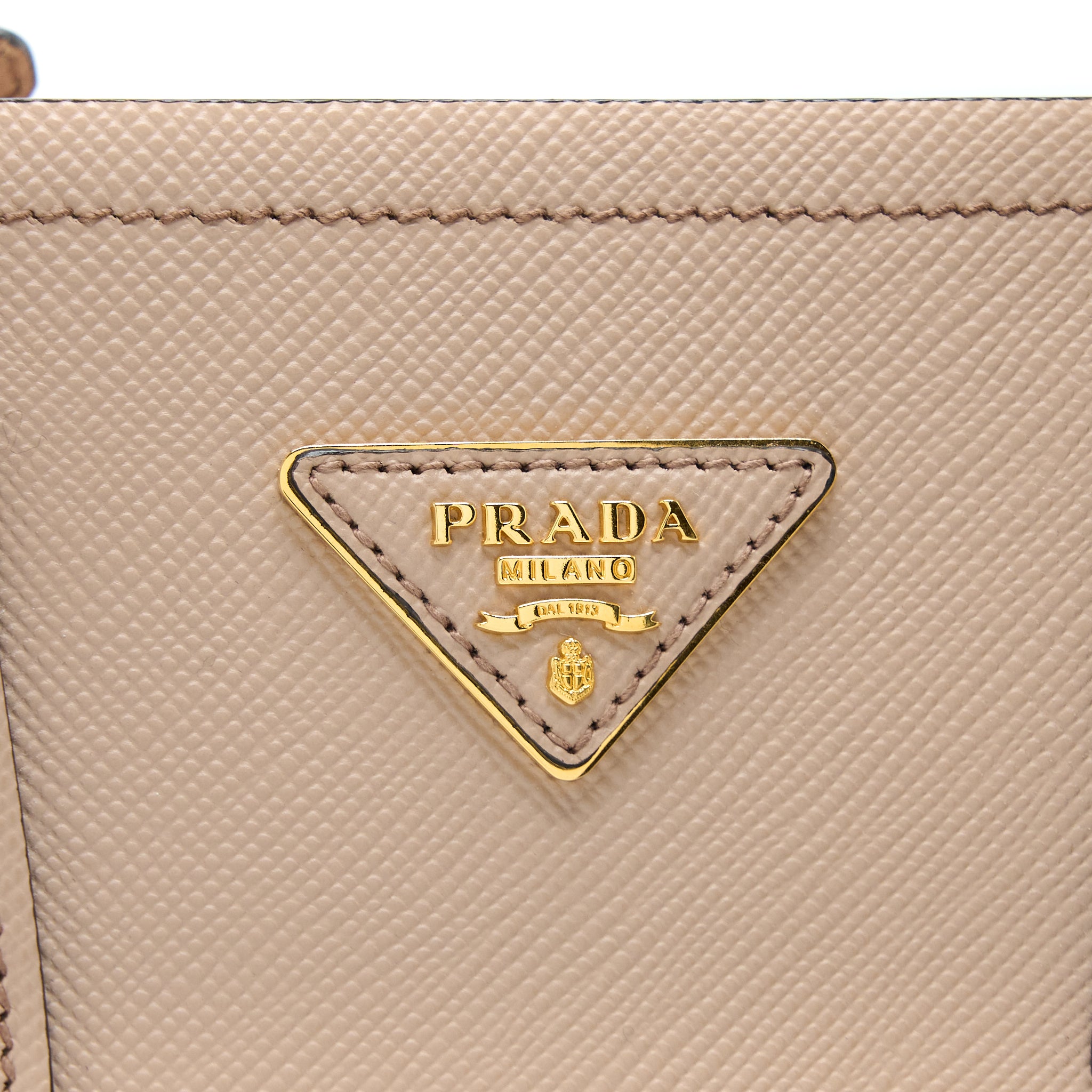 prada-saffiano-cuir-tote-bag-calfskin-cammeo-nero-ghw