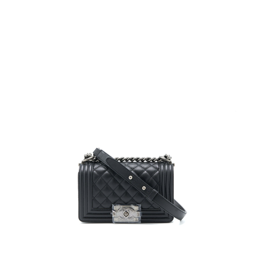 chanel-small-boy-bag-caviar-black-ruthenium-shw-microchip