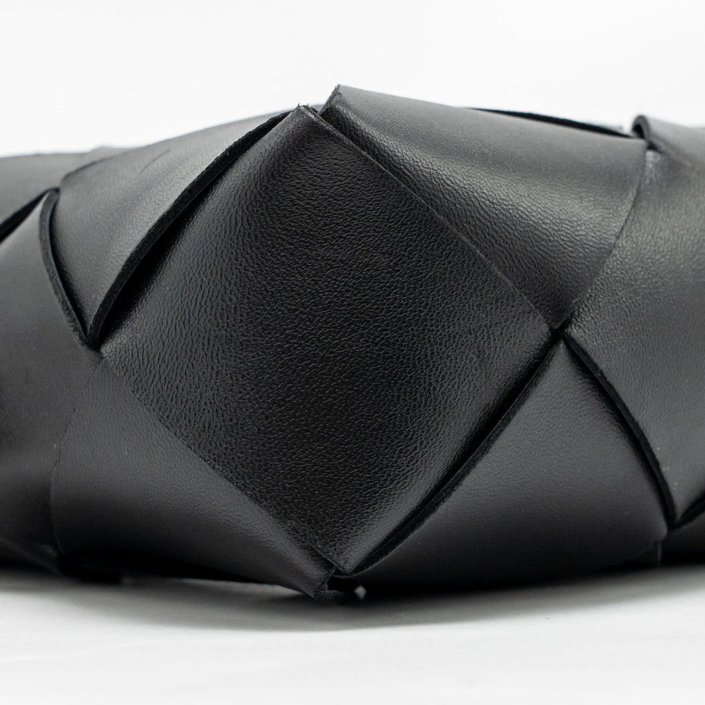 bottega-veneta-cassette-camera-bag-smooth-intreccio-leather-black-ghw
