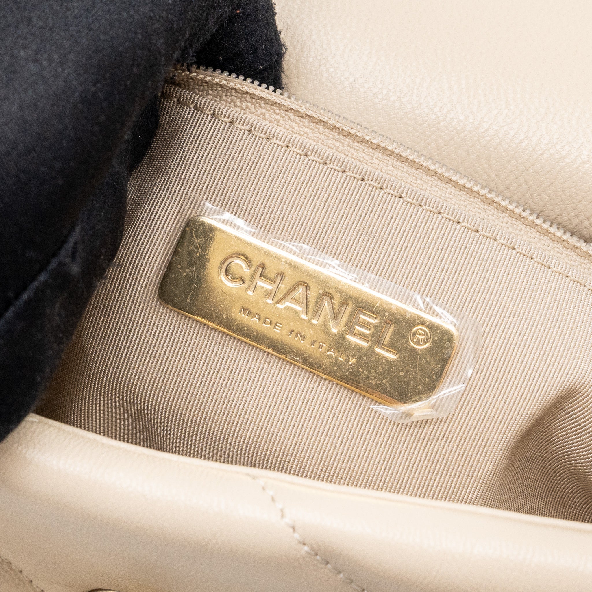 chanel-small-19-bag-goatskin-beige-multicolour-hardware