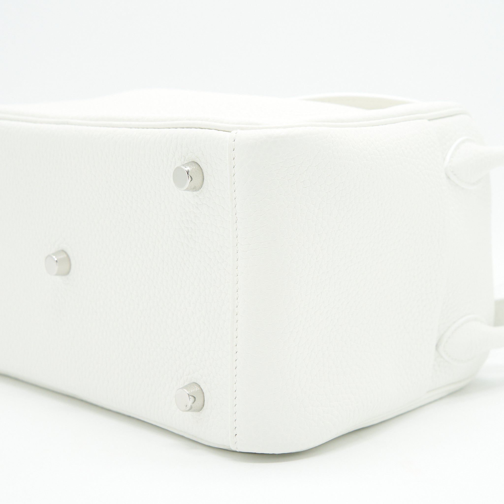 hermes-lindy-26-clemence-leather-blanc-with-shw