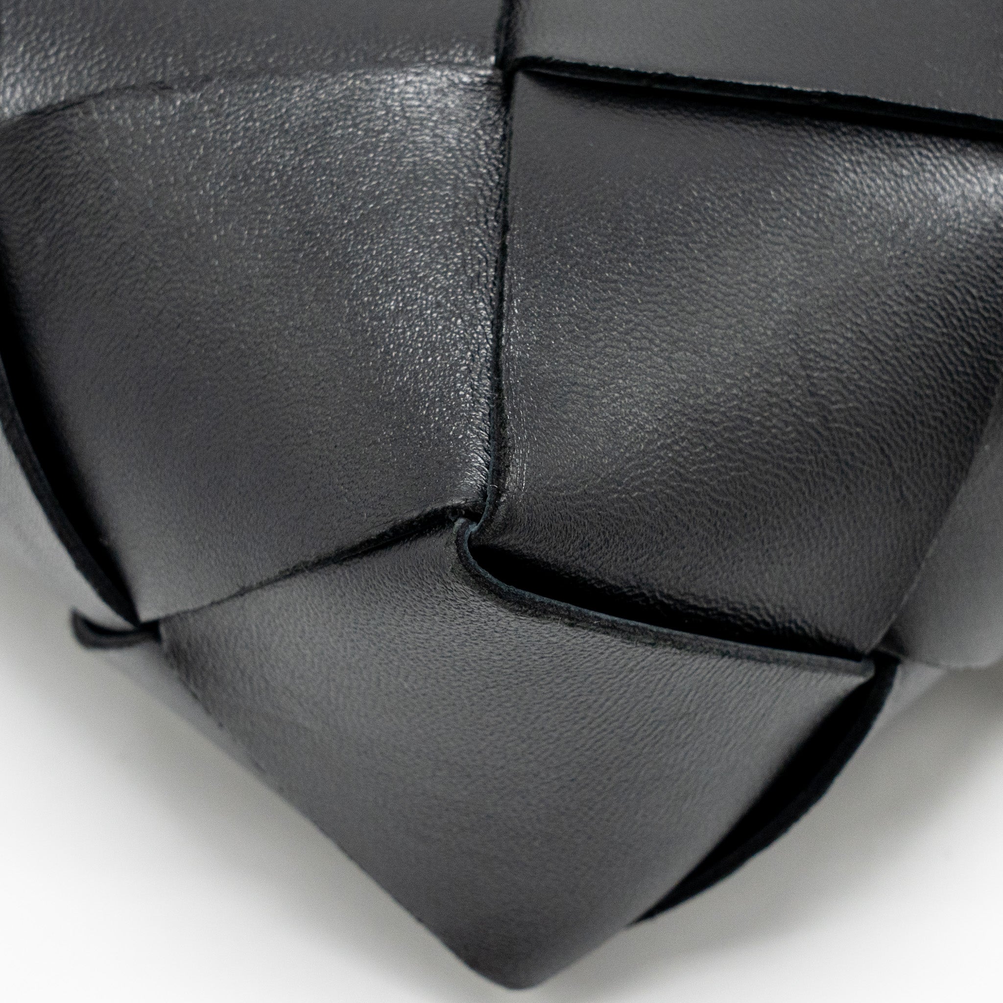 bottega-veneta-cassette-camera-bag-smooth-intreccio-leather-black-ghw