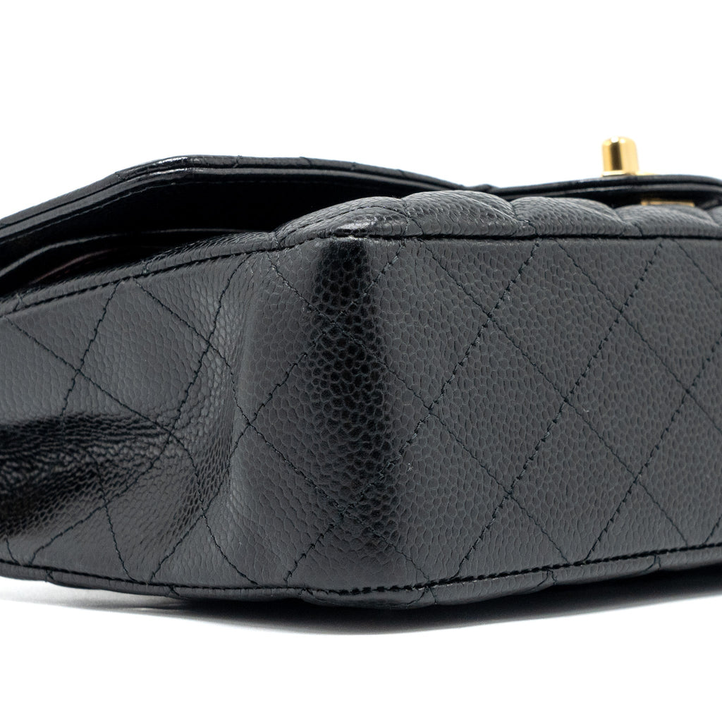 chanel-medium-classic-double-flap-bag-caviar-black-ghw-16