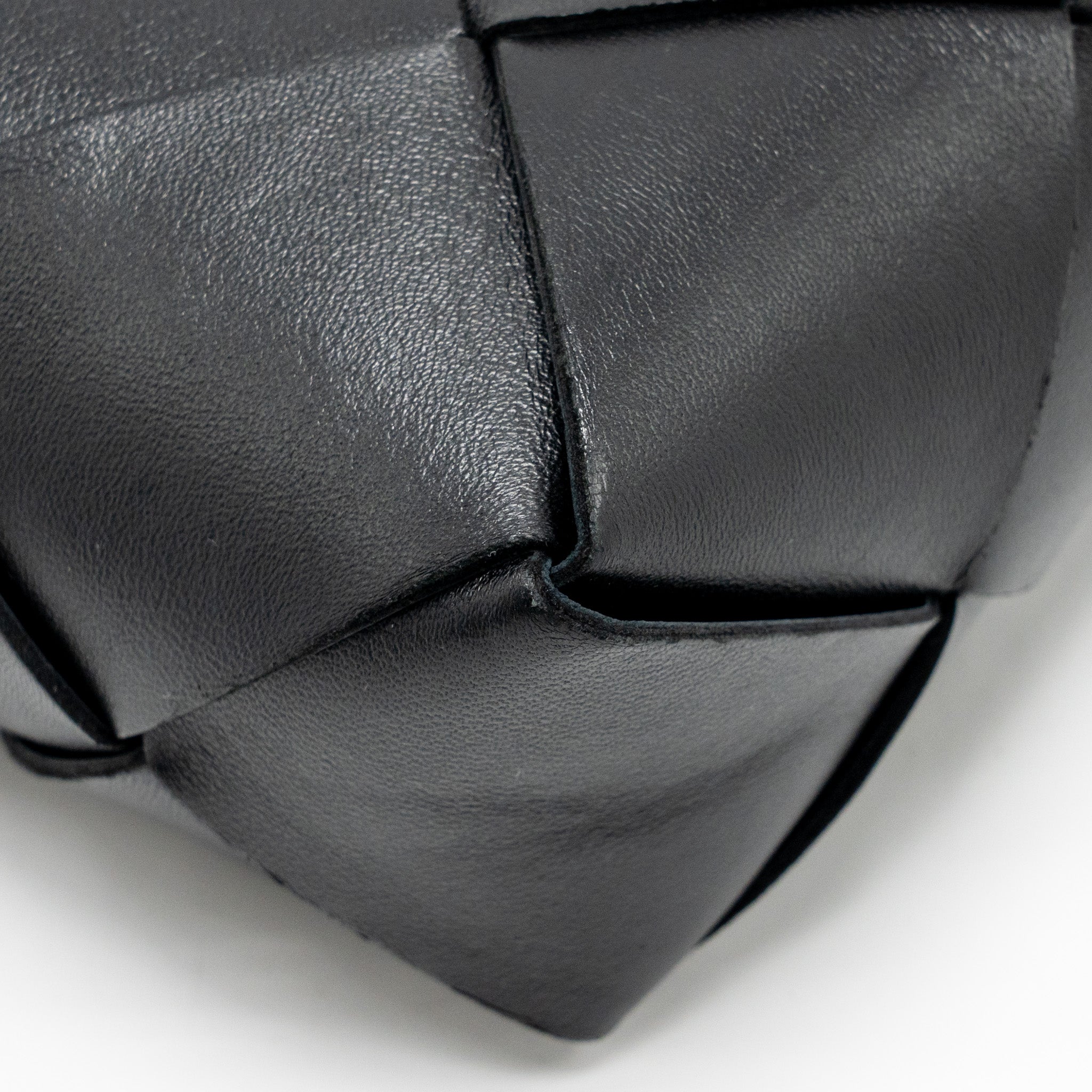 bottega-veneta-cassette-camera-bag-smooth-intreccio-leather-black-ghw