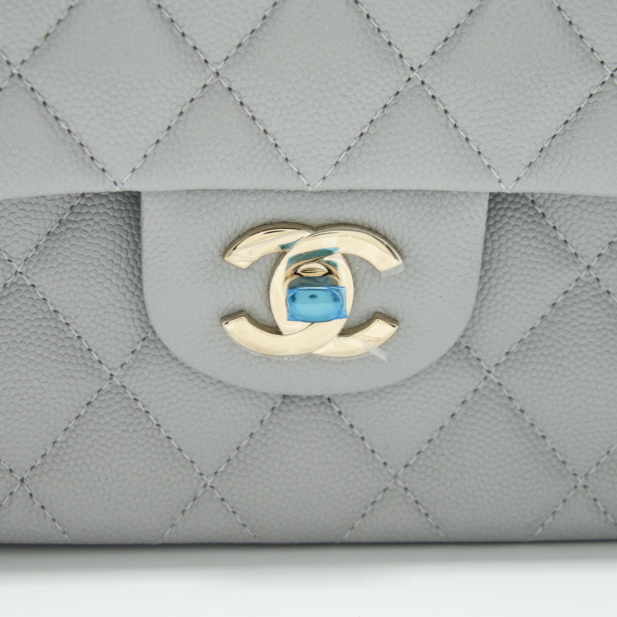 chanel-21a-small-classic-double-flap-bag-caviar-nc634-light-grey-lghw