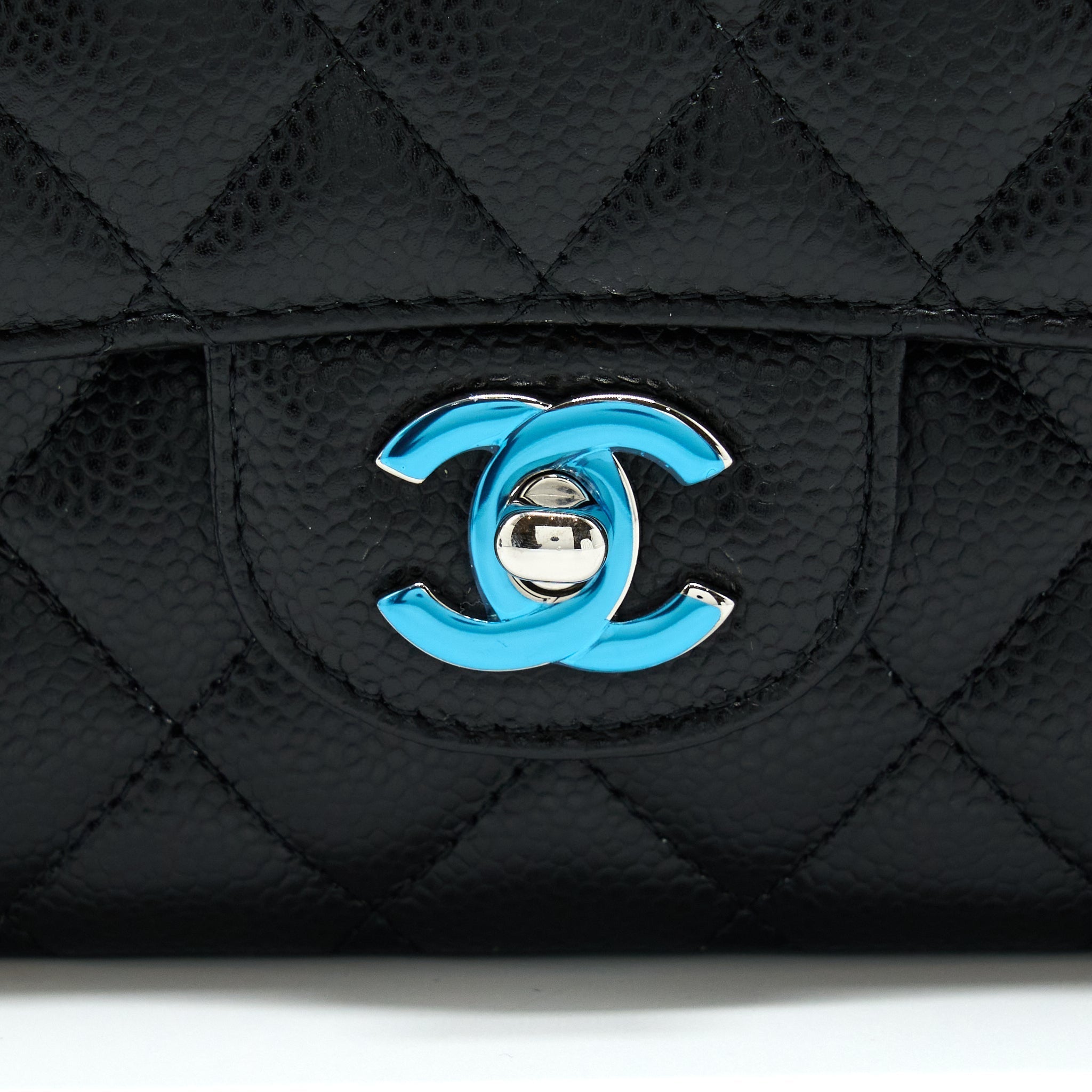 chanel-classic-double-flap-bag-caviar-black-shw