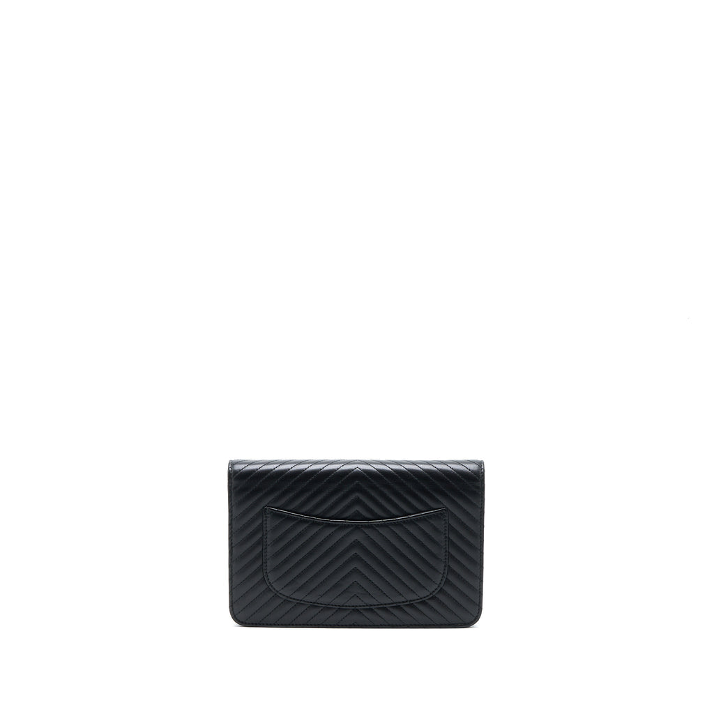 chanel-chevron-wallet-on-chain-black-with-black-hardware