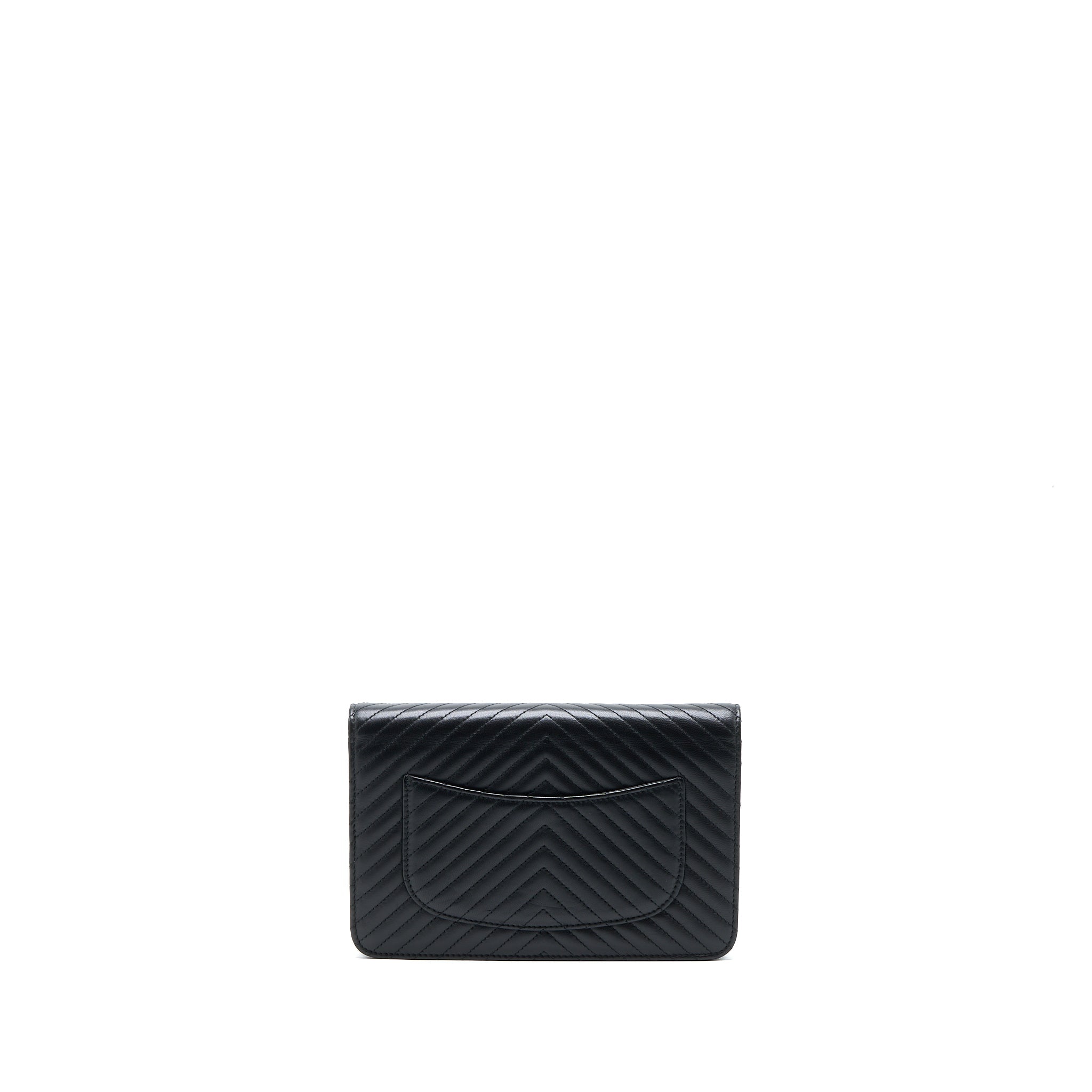 chanel-chevron-wallet-on-chain-black-with-black-hardware