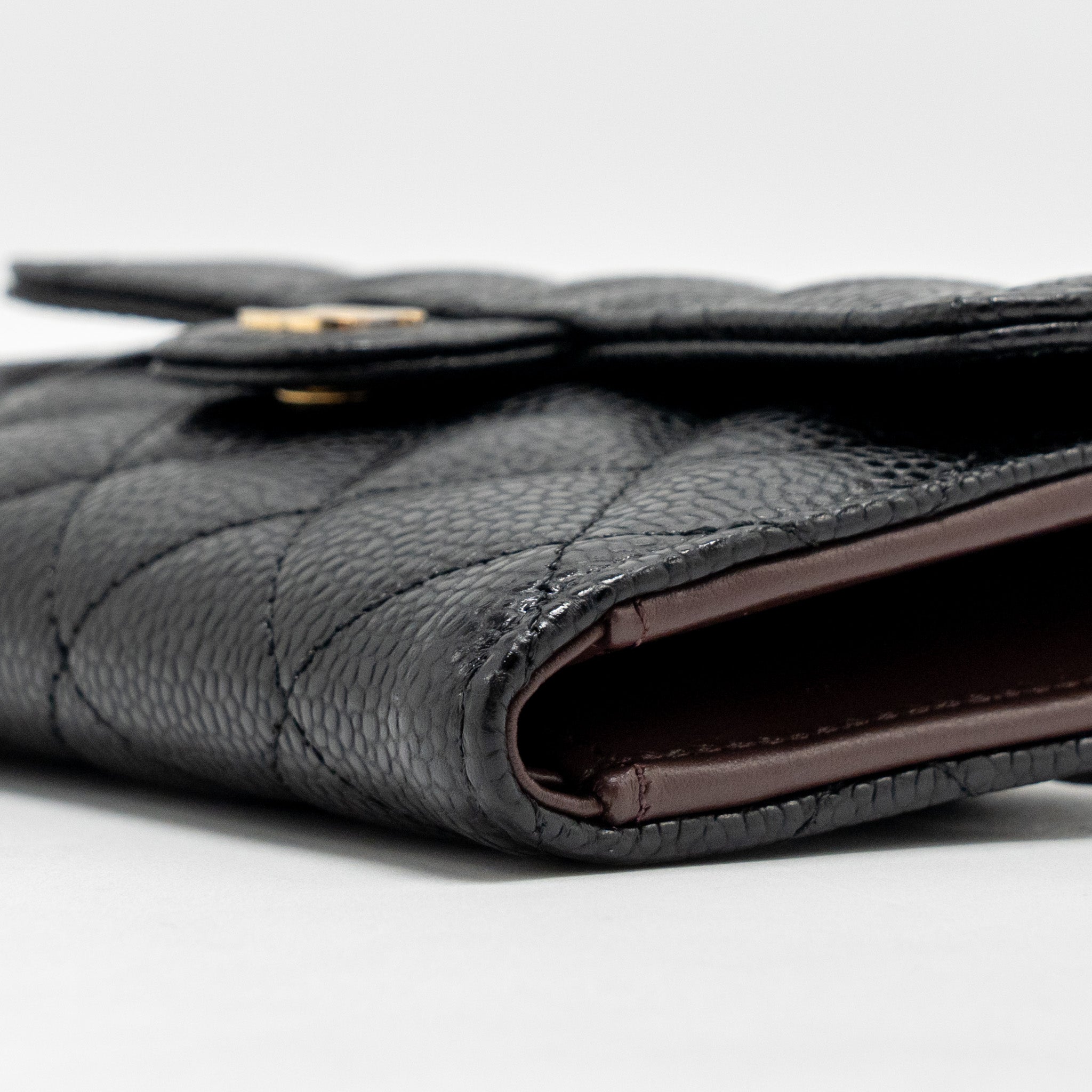 chanel-medium-classic-flap-compact-wallet-caviar-black-ghwmicrochip