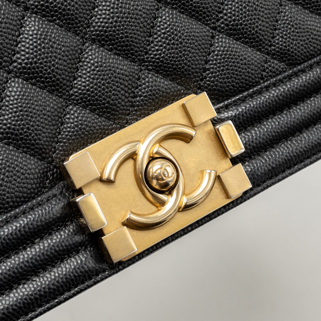 chanel-medium-boy-bag-caviar-black-ghw-copy