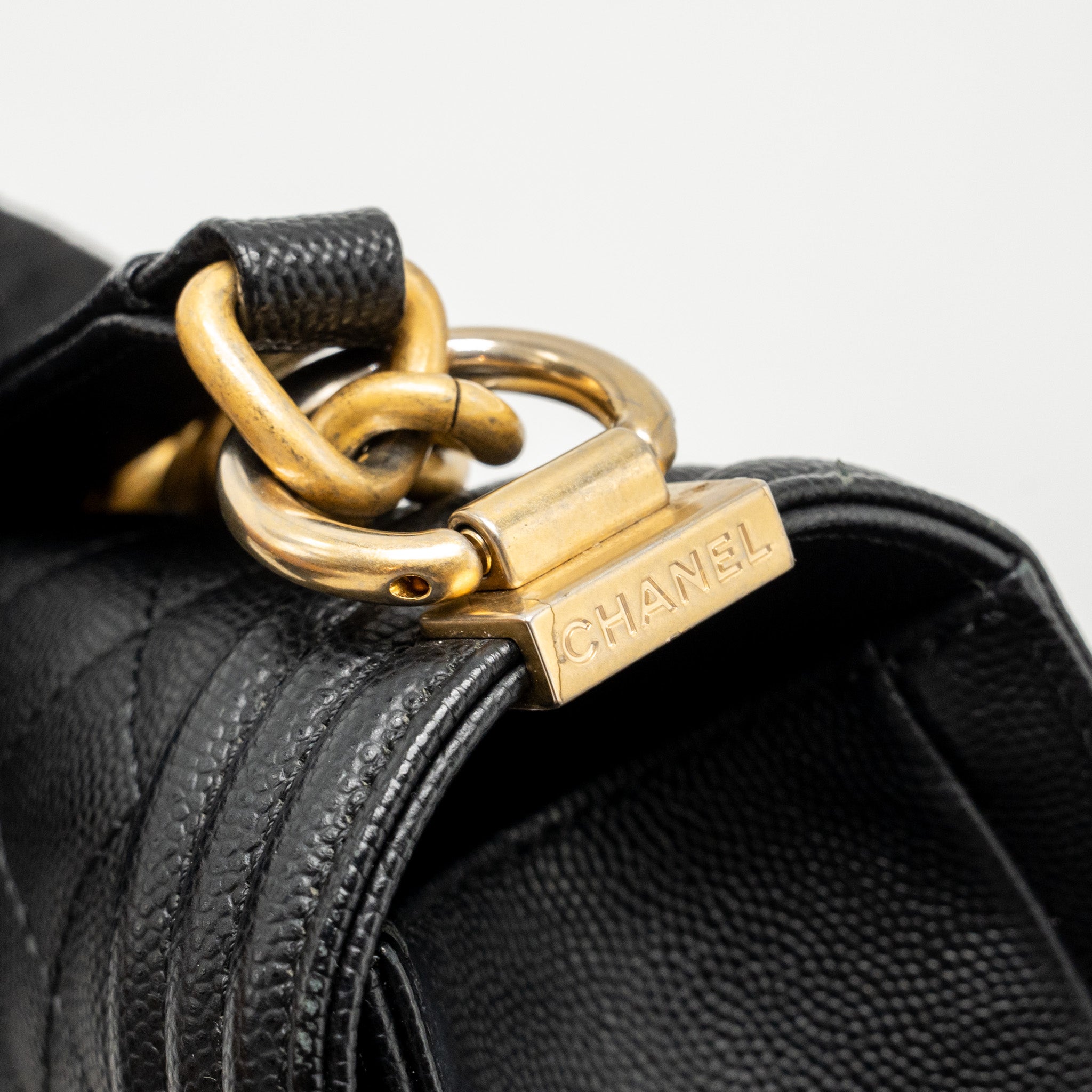 chanel-medium-boy-bag-caviar-black-ghw-copy