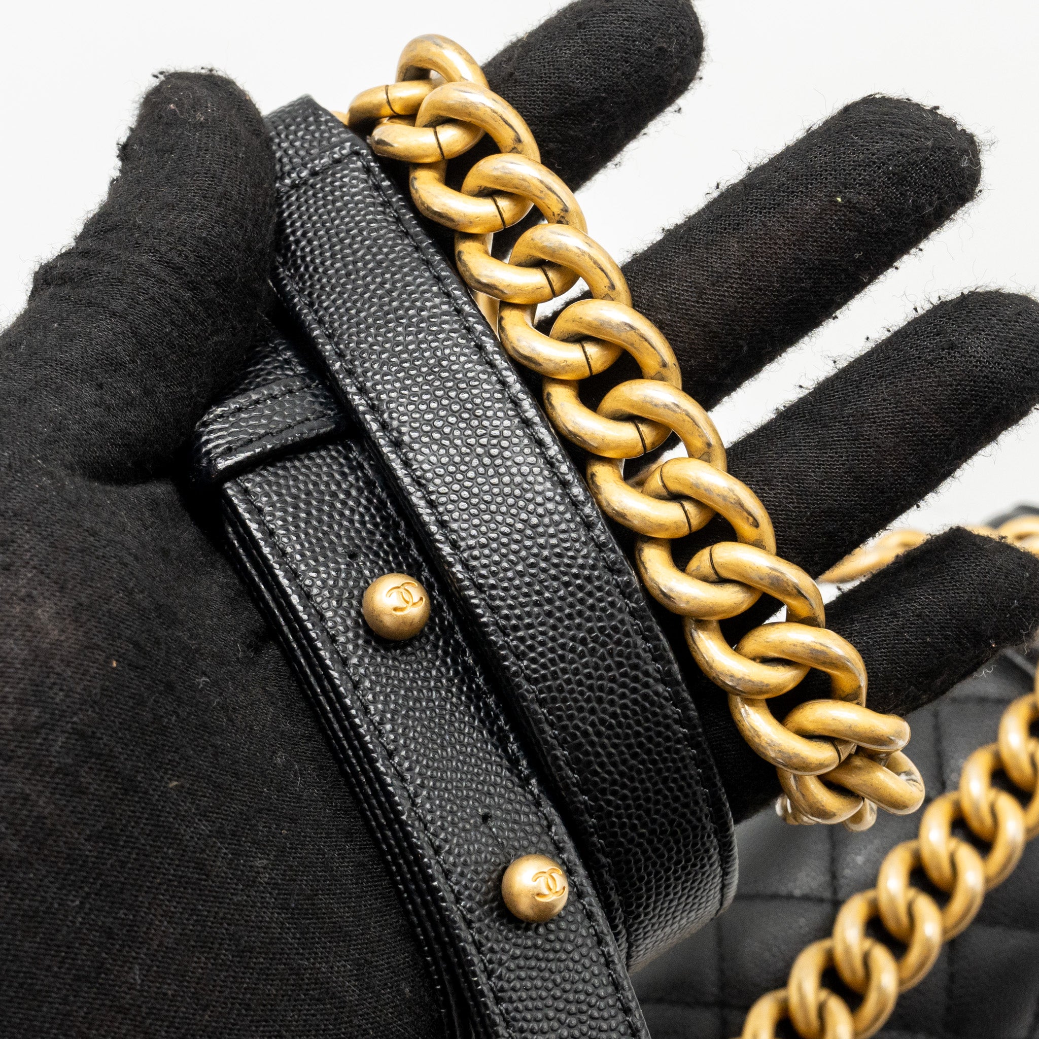 chanel-medium-boy-bag-caviar-black-ghw-copy