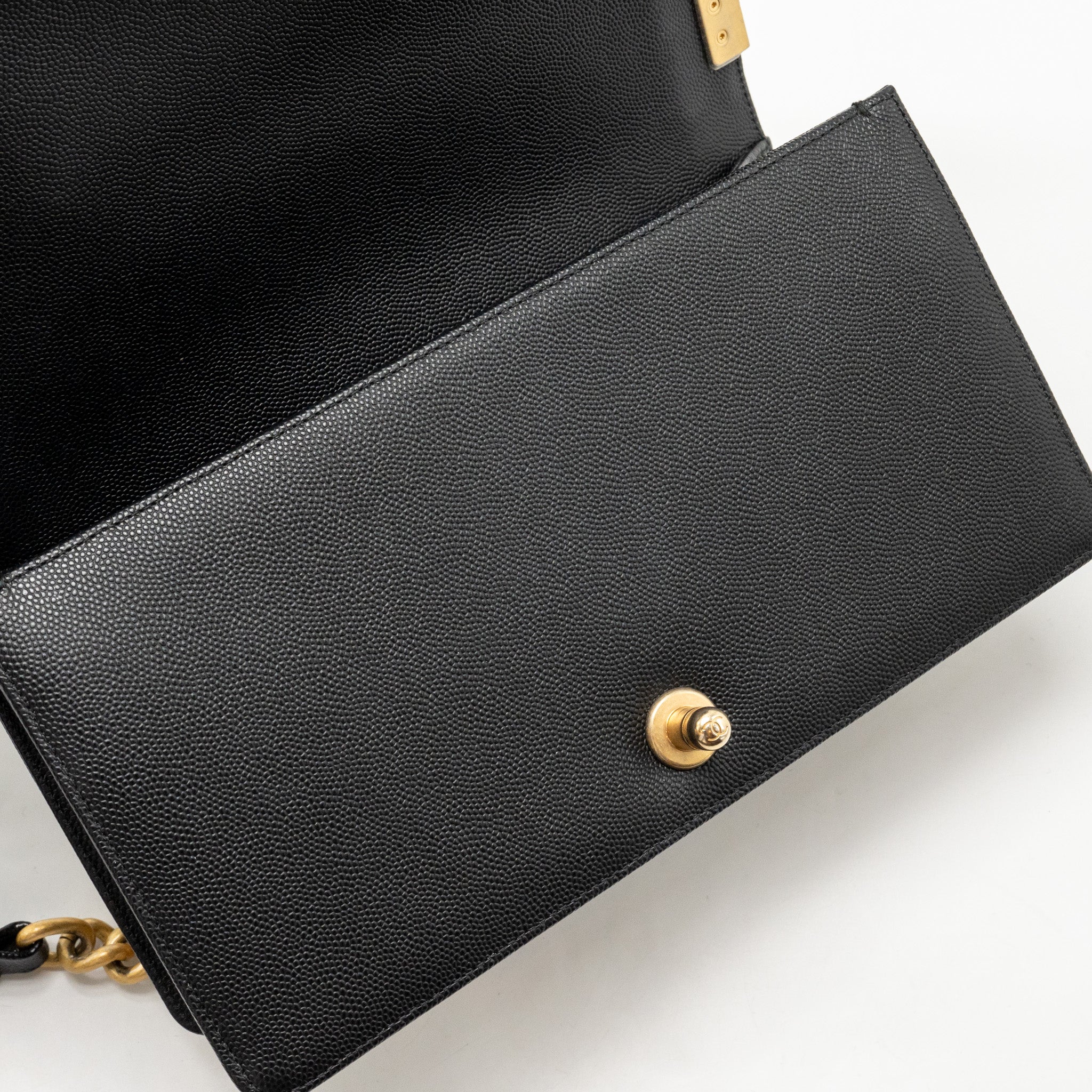chanel-medium-boy-bag-caviar-black-ghw-copy