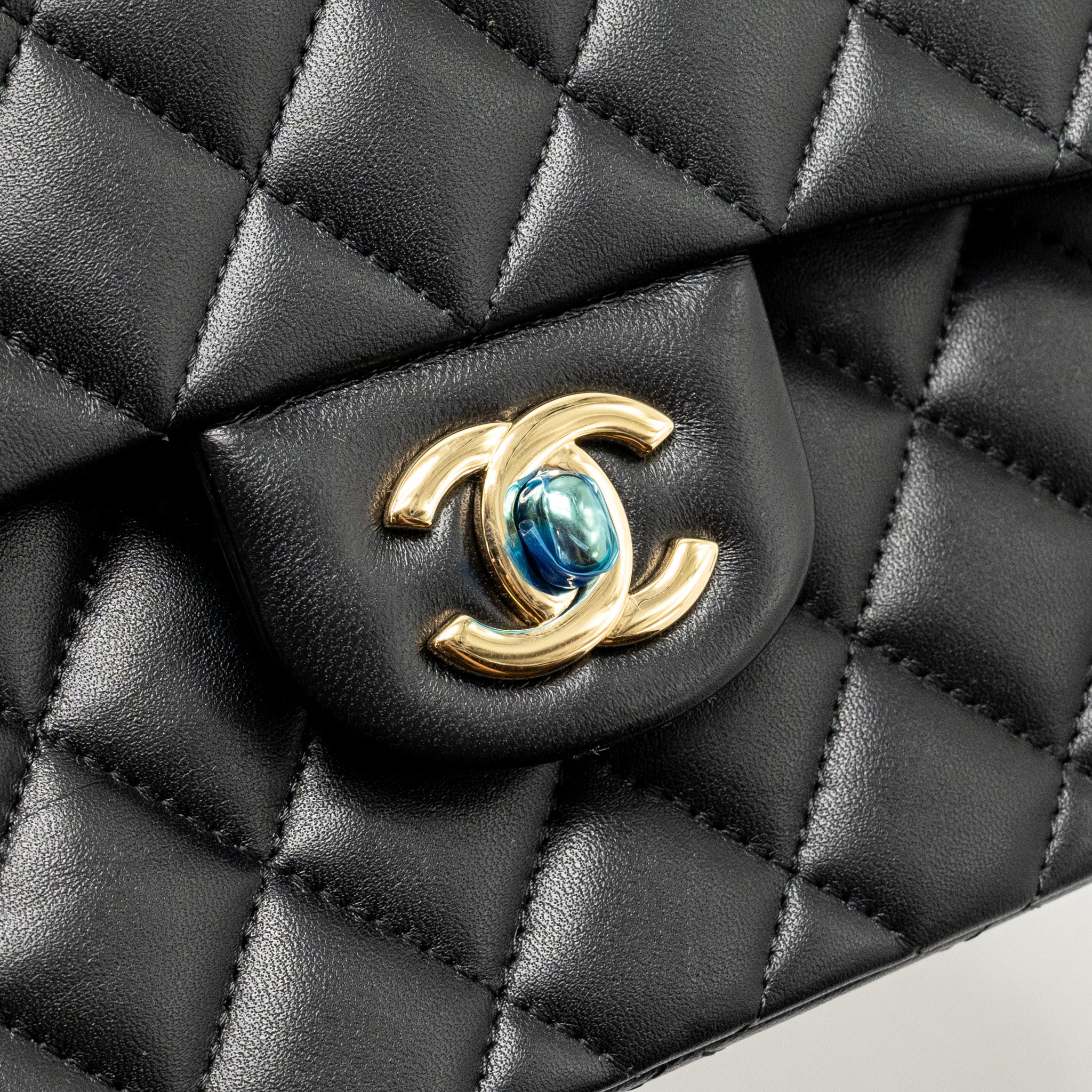 chanel-small-classic-double-flap-bag-lambskin-black-ghwmicrochip-copy
