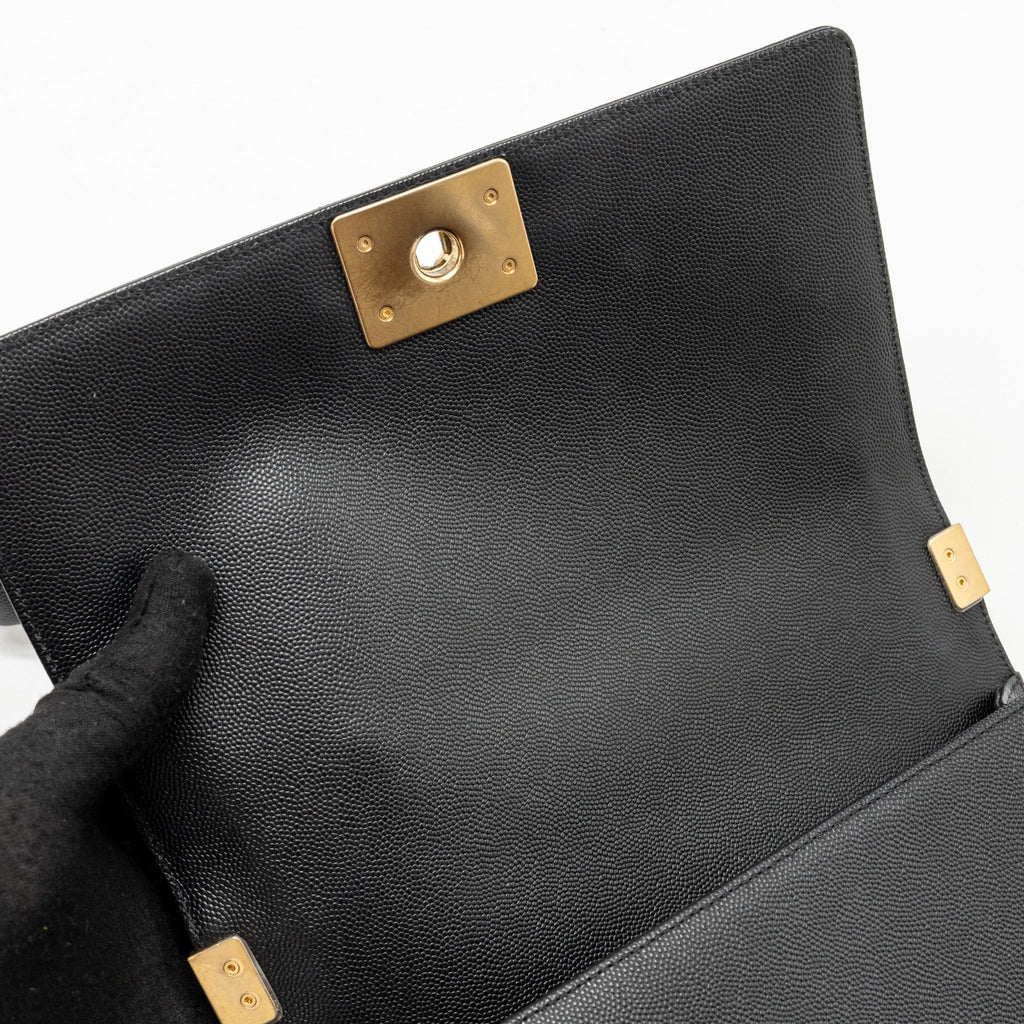 chanel-medium-boy-bag-caviar-black-ghw-copy