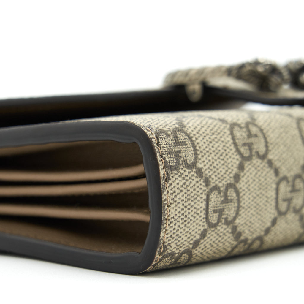 gucci-dionysus-gg-supreme-chain-wallet-beige-shw