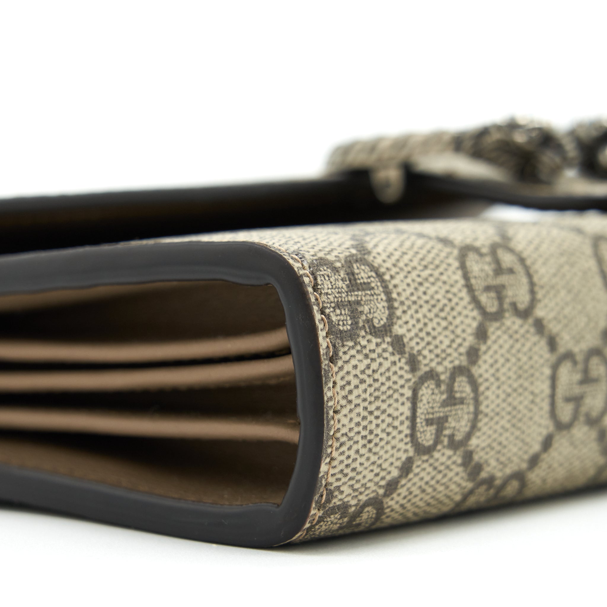 gucci-dionysus-gg-supreme-chain-wallet-beige-shw