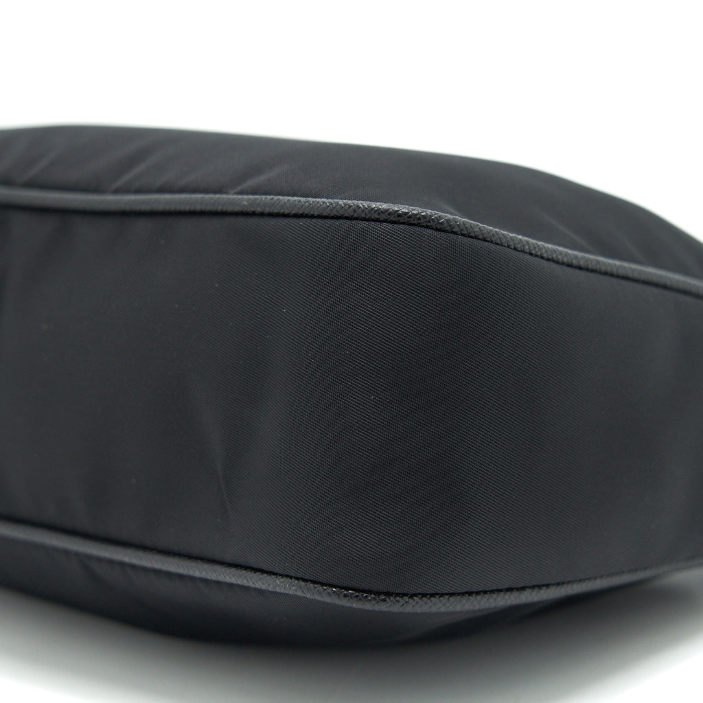 prada-re-edition-2005-nylon-bag-1