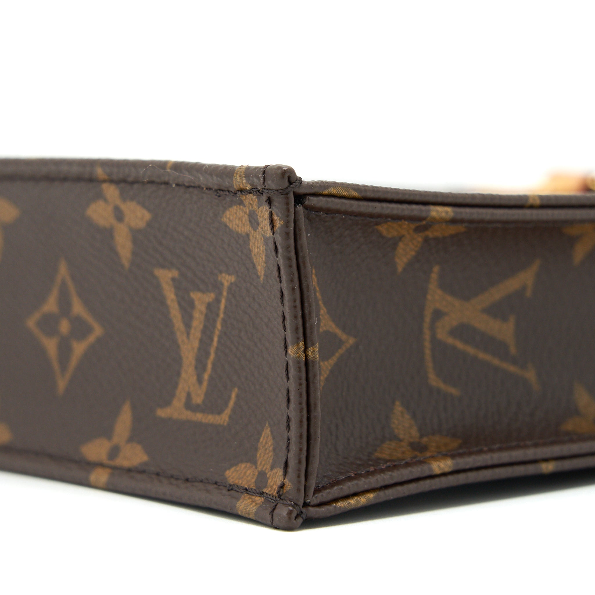 louis-vuitton-petit-sac-plat-monogram-canvas-2
