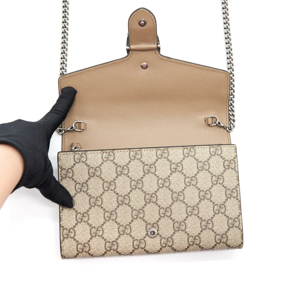 gucci-dionysus-gg-supreme-chain-wallet-beige-shw
