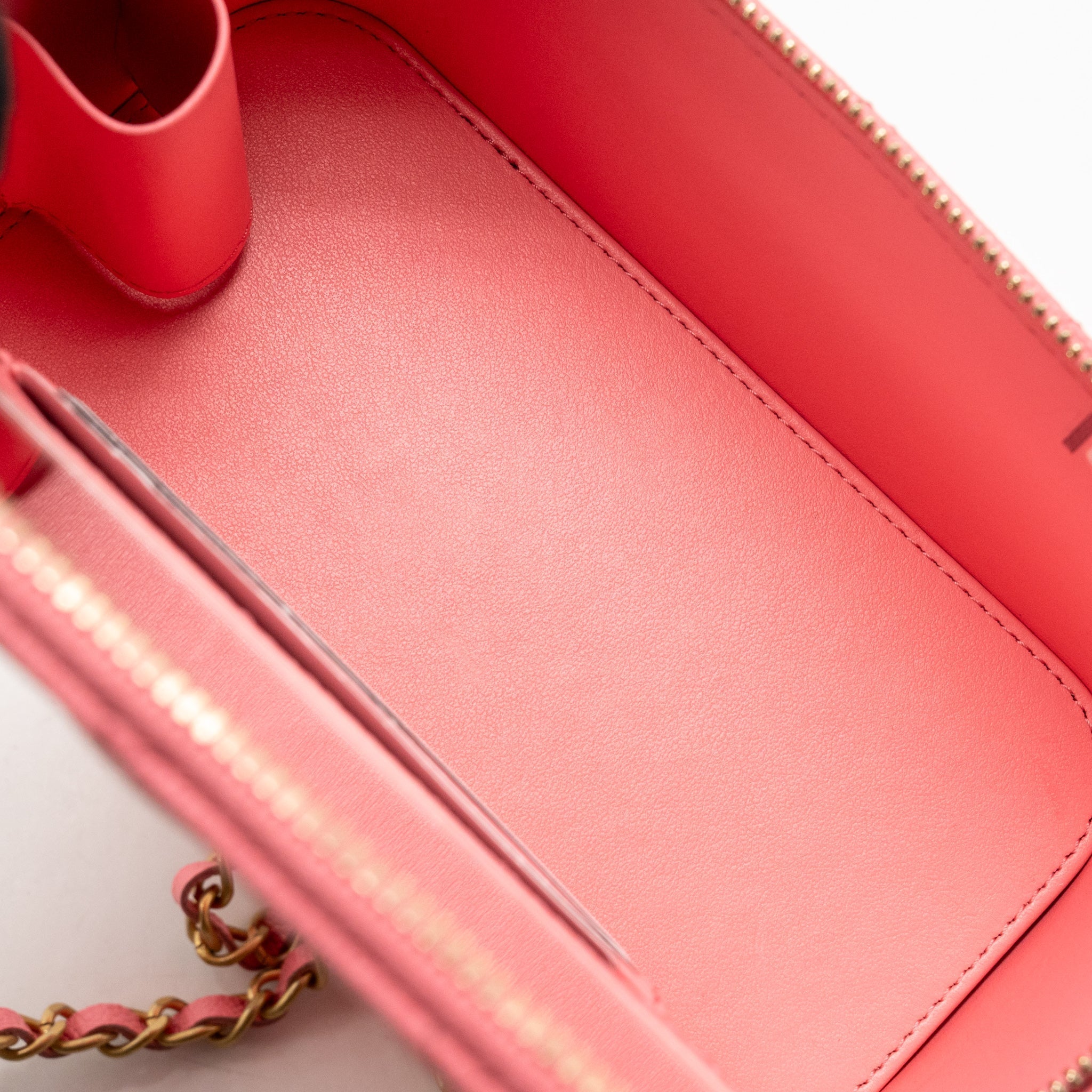 chanel-letter-top-handle-long-vanity-caviar-pink-ghw