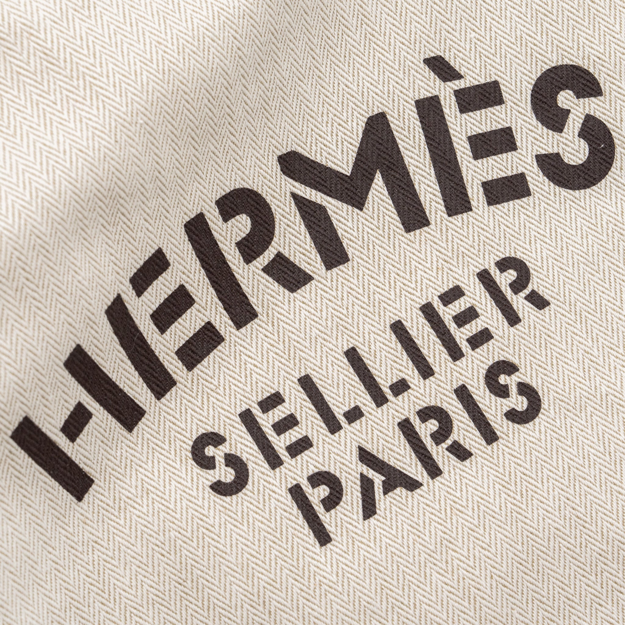 hermes-aline-grooming-bag-canvas-craie-gold