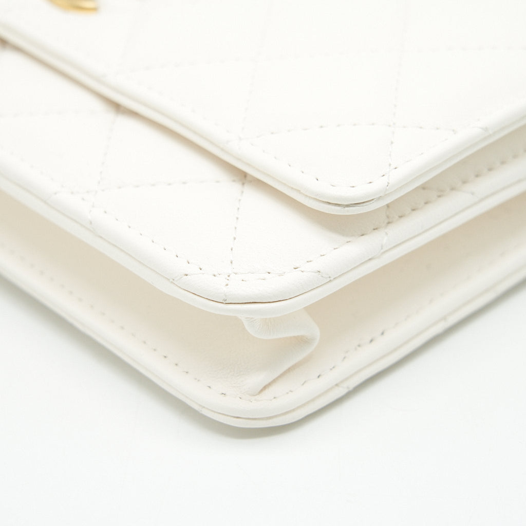 chanel-pearl-crush-wallet-on-chain-white-ghw-1