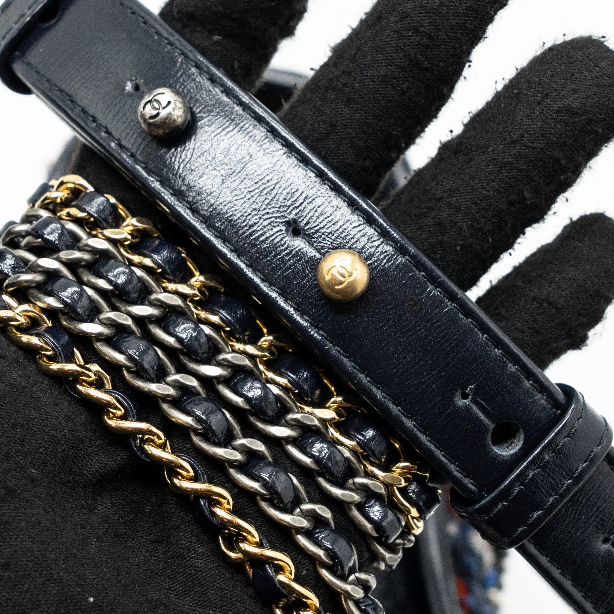 chanel-small-gabrielle-hobo-bag-tweed-calfskin-multicolour-with-multicolour-hardware