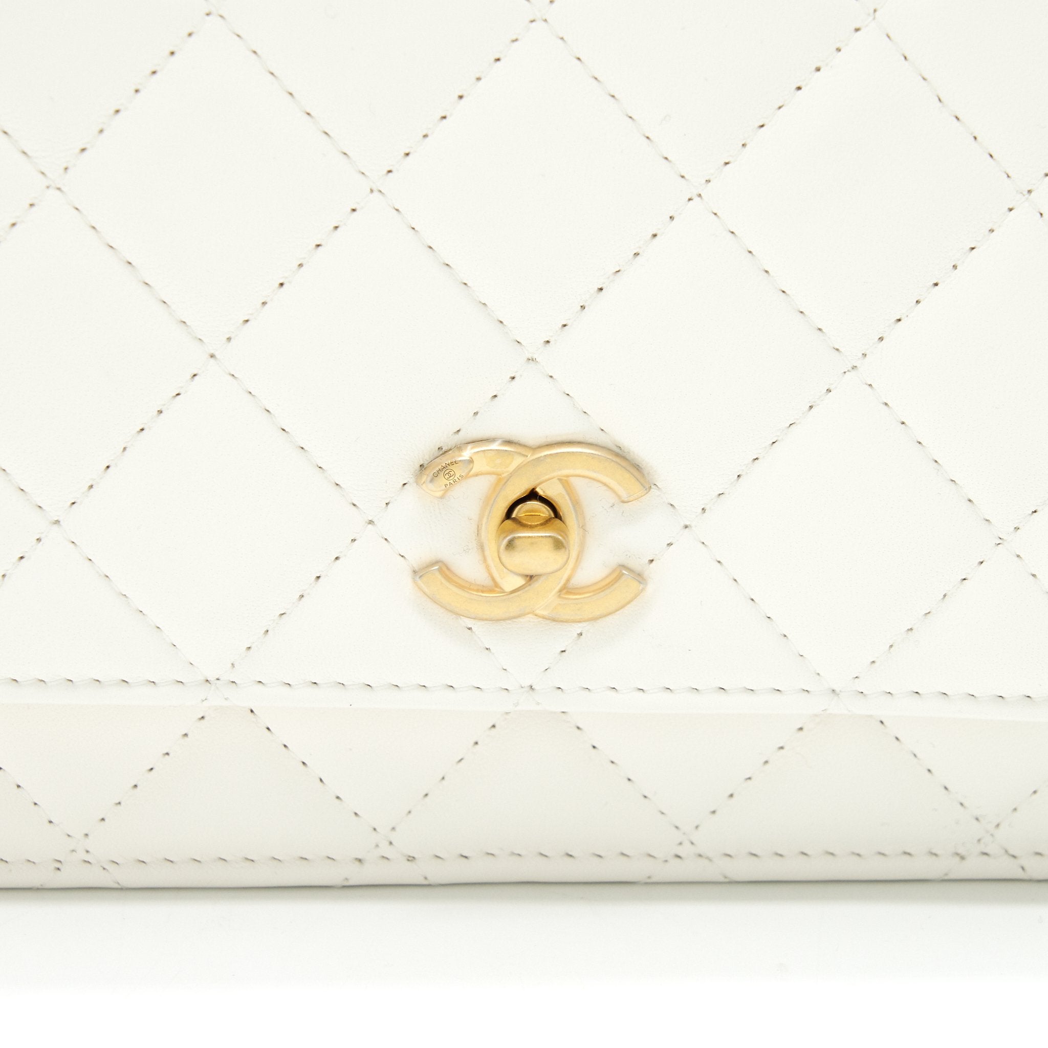 chanel-pearl-crush-wallet-on-chain-white-ghw-1