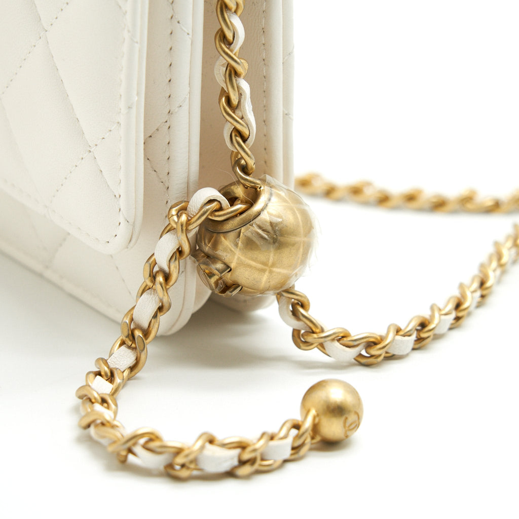 chanel-pearl-crush-wallet-on-chain-white-ghw-1