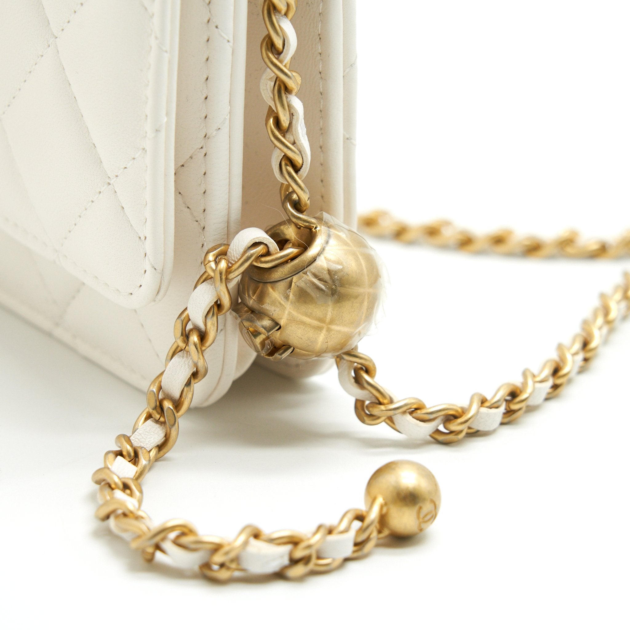 chanel-pearl-crush-wallet-on-chain-white-ghw-1