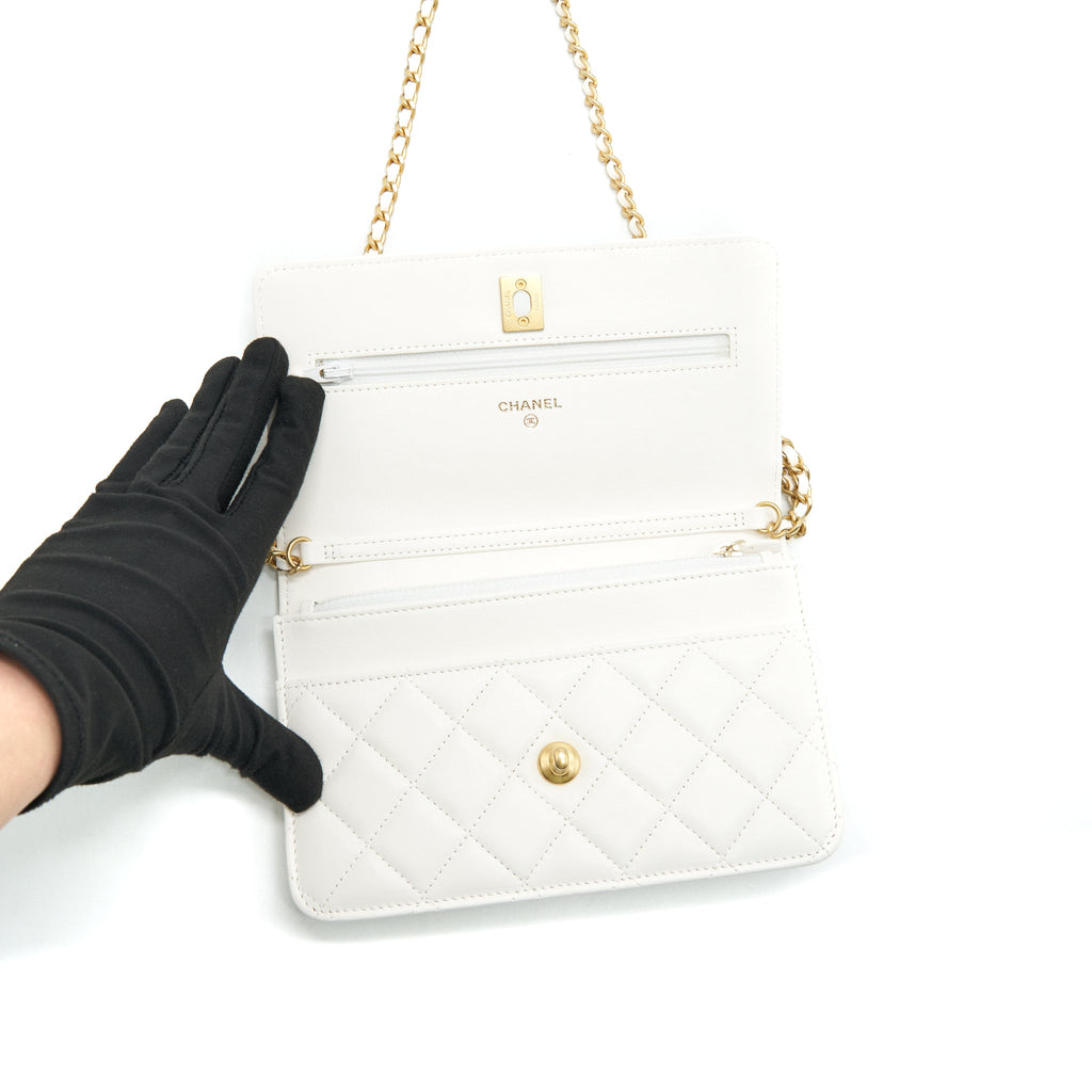 chanel-pearl-crush-wallet-on-chain-lambskin-white-ghw-microchip