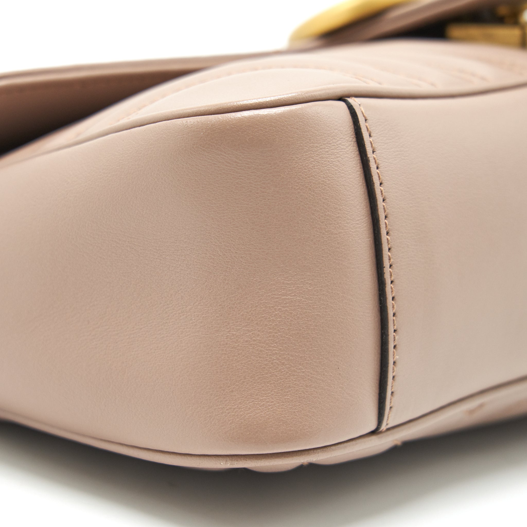 gucci-gg-marmont-small-shoulder-bag-beige