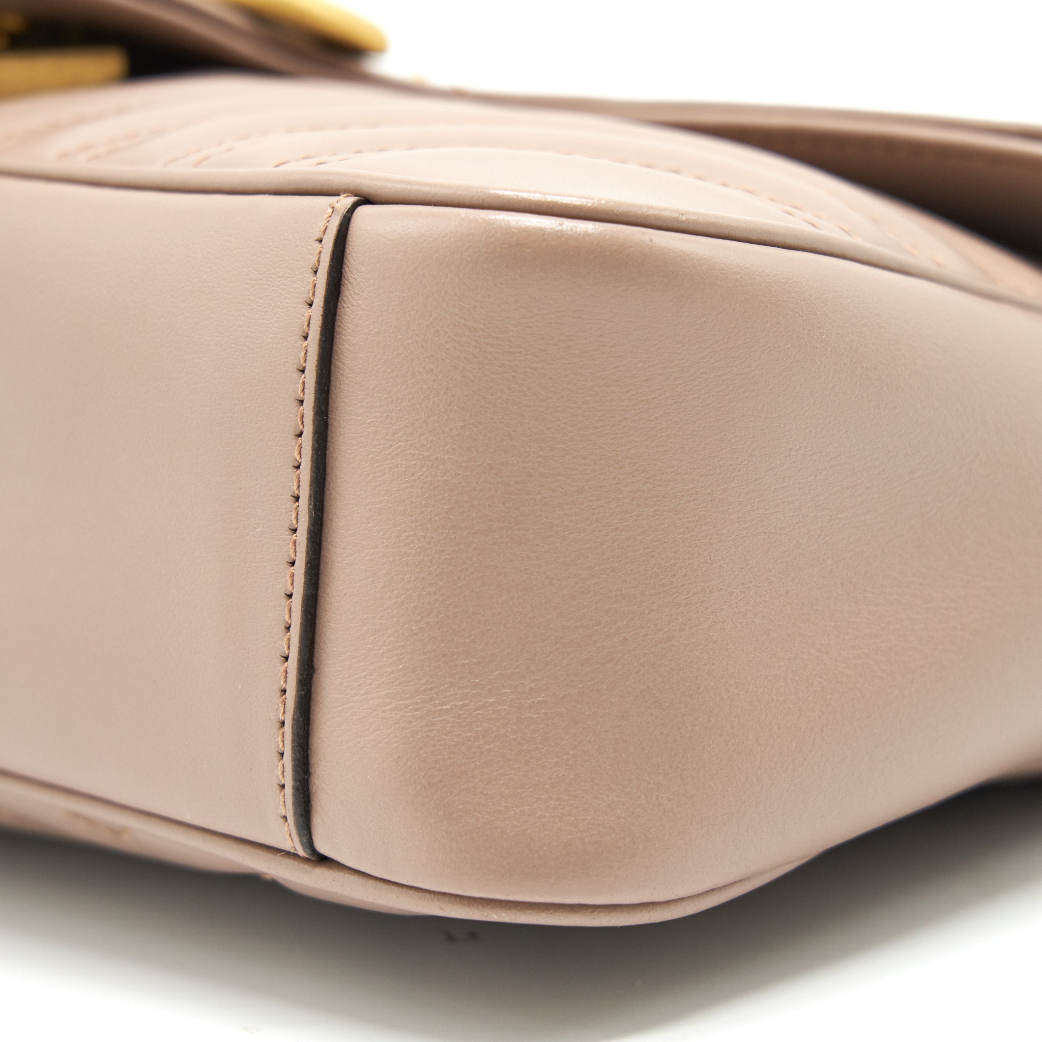 gucci-gg-marmont-small-shoulder-bag-beige